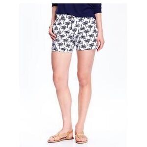 ✨ Navy blue and white palm tree print shorts✨